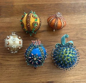 Vintage 5 Hand Crafted Sequin Ribbon Jeweled Beaded Satin Push Pin Ornament MCM - Picture 1 of 9