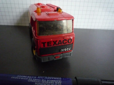 * *  MATCHBOX SUPER KINGS red IVECO Texaco * * - Image 1 of 3