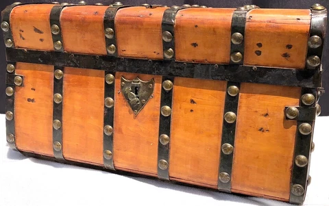 Antique Mid 19th Century Ginny Lid Trunk w/ Original Lock and Key Cover