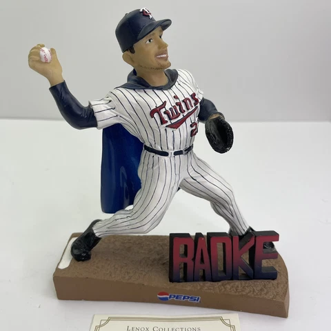 BRAD RADKE #22 FIGURINE MINNESOTA TWINS MLB SUPER SPORTS HEROES  W / certificate Cover
