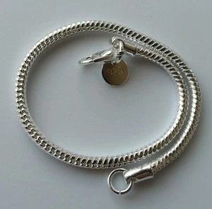 Pulsera de plata de ley 925 con dije europeo de 7" con cadena de serpiente - Imagen 1 de 3