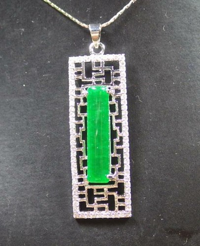 VETEMENTS Collana con ciondolo in vera giada verde zirconi rettangolo longevità 18 kgp