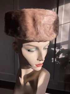 VTG 50s MISS HATTIE CARNEGIE DESIGNER FAUX FUR PILLBOX HAT - Picture 1 of 6