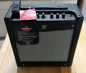 Fender Mustang I (V.2) 20 Watt Guitar Amplifier with DSP ,TESTED W Mustang Micro - Picture 1 of 11