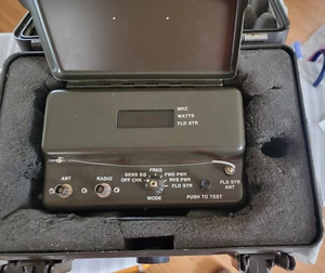 ZESTAW TESTOWY MIERNIK NATĘŻENIA POLA RADIOWEGO LOTNICTWO AN/PRM-34 - Zdjęcie 1 z 4