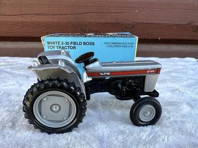 White 2-35 Field Boss Diecast Toy Tractor 1/25 Scale Stock #23579 - Image 1 of 4