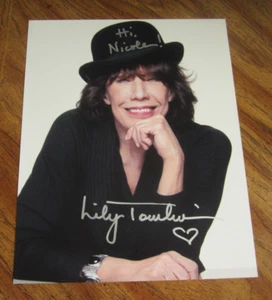 Lily Tomlin Actress Autographed Signed 8X10 Photo "9 to 5" Violet Newstead - Picture 1 of 3