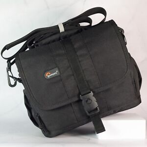 Lowepro Adventura 160 Padded Camera Shoulder Bag For Mirrorless / DSLR