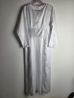 Abaya satinada blanca con patrón de jacquard floral y panel de cintura talla pequeña Foto 1 de 4