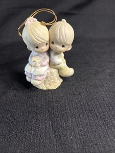 Precious Moments 1989 'Amaos unos a otros' estatuilla de porcelana adorno - Imagen 1 de 6