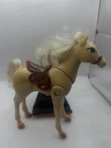 Barbie bebé potro caballo Mattel boca móvil cuello patas muñeca mascota silla de montar 8” PL - Imagen 1 de 6