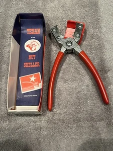 Texan "York" Nut Sheller Tool Vintage Red Handle Pecan Almond Walnut Cracker USA - Picture 1 of 4
