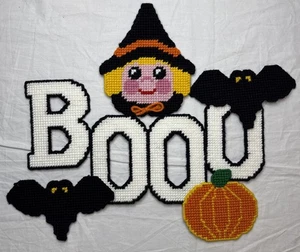 Vintage Halloween Kreuzstich Hängeschild Boo Hexe Fledermäuse Kürbis 17x14 - Bild 1 von 10