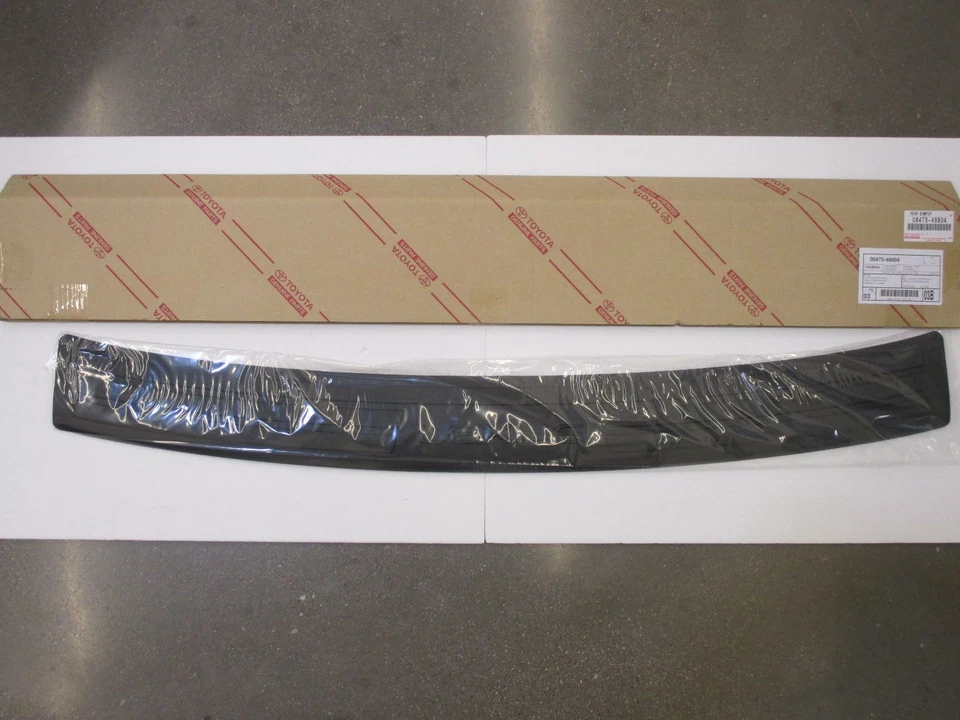 LEXUS OEM FACTORY REAR BUMPER PROTECTOR 2007-2009 RX350 08475-48804 - Image 1 of 1