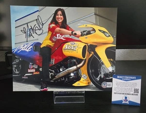 Foto firmada por Angelle Sampey NHRA 8x10 certificado Beckett. - Imagen 1 de 3
