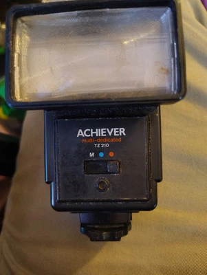 Achiever TZ250 Multi-Dedicated Flash - Canon Nikon Ricoh Olympus Pentax - Image 1 of 2