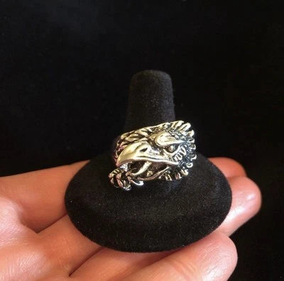 Anillo cabeza águila aleación tono plata Foto 1 de 4