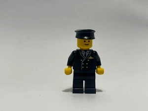 LEGO® Figur Minifigur Legoland Town air002 aus 6392 6399 6597 6396 6375 6356 37 - Bild 1 von 1