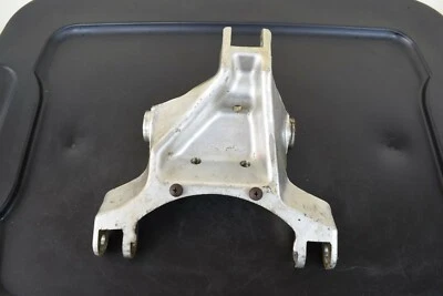 SUZUKI 1984 1985 RM125 BASCULANTE AMORTIGUADOR TRASERO PALANCA ACOPLAMIENTO PIEZA / VINTAGE Foto 1 de 4