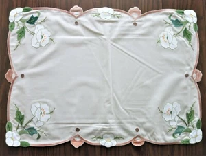 Juego de servilletas mantel individual de poli orquídeas silvestres de algodón tostado de colección apliques blancos pavo real - Imagen 1 de 8