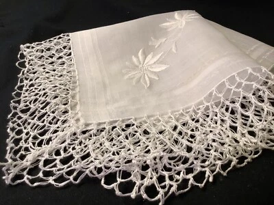 9958🌟HECHO A MANO Vintage Años 40 Lino Novia Ancho Crochet Encaje Pañuelo ENORME Foto 1 de 4