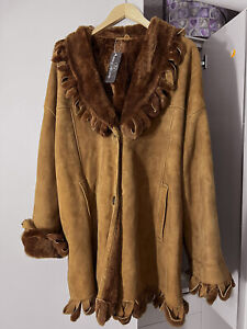 Emilio Visconti women shearling coat. $358