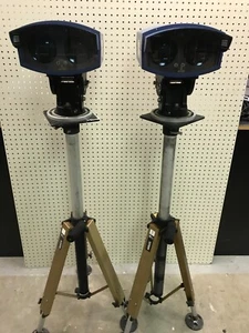 Two Lightpointe Flightlight 100 LFL1-0100-5HS-0ER Laser w/ Tiffen APVTF Tripods - Picture 1 of 11