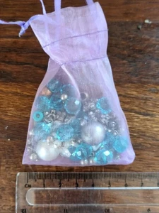 Small Bag Of Reclaimed Beads From Broken Costume Jewellery 43g Approx - Picture 1 of 3