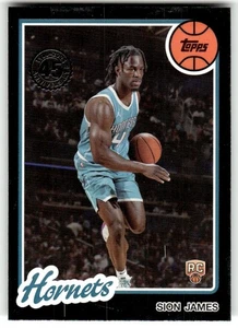 Baloncesto Topps Sion James 2025 edición 45 aniversario (RC) #80BK-76 Hornets - Imagen 1 de 2