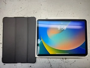 Apple iPad Air 5th Gen 256GB Wi-Fi Only – Excellent Condition + Bundle - Picture 1 of 22