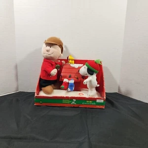 Christmas Charlie Brown With Snoopy Battery Op Peanuts New Old Stock Never Used - Picture 1 of 24