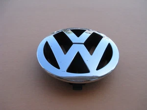 04 05 06 07 VW TOUAREG FRONT GRILLE CHROME EMBLEM LOGO BADGE SIGN USED OEM 46323 - Picture 1 of 6