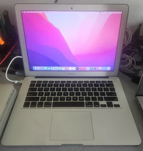 2017 Apple MacBook Air 13" Core i5 1.8GHZ 8GB 128GB SSD Fresh OSX Monterey - Afbeelding 1 van 10
