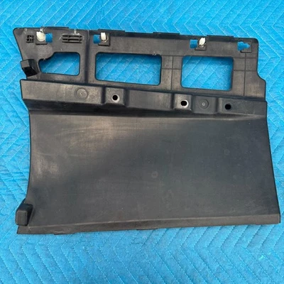 Soporte lateral derecho parachoques trasero derecho Hyundai Equus 2011-2016 OEM 866163N000 Foto 1 de 4