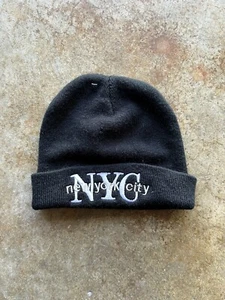 New York City Beanie mit gesticktem Logo schwarz  - Bild 1 von 2