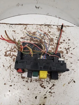 Caja de fusibles motor 210 tipo estación Wgn E320 se adapta a 99-03 MERCEDES CLASE E 141407 Foto 1 de 4