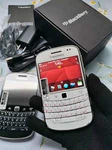 Guter Zustand BlackBerry Classic 9930-8GB - schwarz/weiß (entsperrt) Smartphone - Bild 1 von 13
