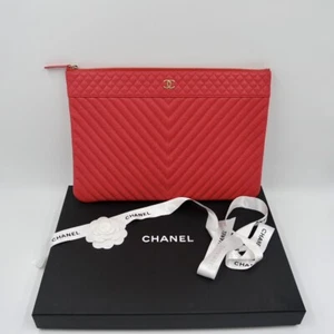 CHANEL POCHETTE CLUTCH IN ROT - Bild 1 von 8