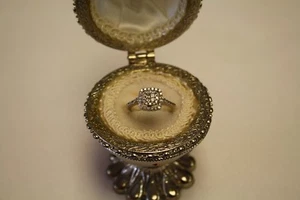 10k Diamant Halo Cluster Ring 0,63TCW 1 kleiner Diamant fehlt - Bild 1 von 9