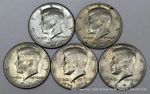 Lote de 5 monedas de medio dólar Kennedy $0,50 JFK 1971(2) 1972 1974 1976 - Imagen 1 de 2