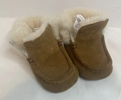 Botas de bebé UGG marrón castaño piel de oveja, talla 0/1 botines infantiles suelas de goma Foto 1 de 4