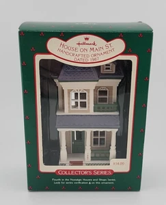 Casa de adornos navideños vintage 1987 sello en la calle principal casa de muñecas vista - Imagen 1 de 4