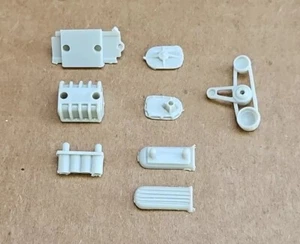 AMT 1/25 AMERICAN GRAFFITI 1932 FORD DEUCE COUPE OPTIONAL BLOWER SET-UP - Picture 1 of 2