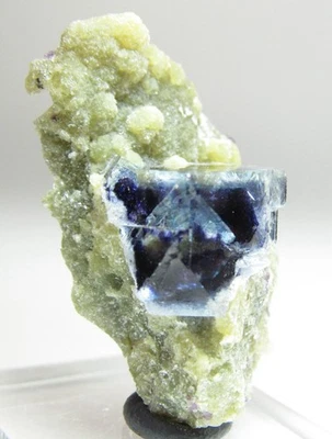 ¡¡¡FASCINANTE CRISTAL DE FLUORITA ESTÉTICO!!! YINDU MINE CHINA Foto 1 de 4