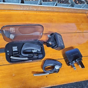 TWO Plantronics Voyager Legend Professional Bluetooth Headsets case and cable - Zdjęcie 1 z 2