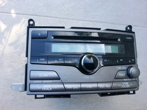 2009 Toyota Venza AM FM Radio WMA 6 Disc CD MP3 Player 86120-0T020 With Braket - Picture 1 of 6
