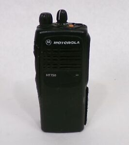 Motorola HT750 Two-Ray Radio VHF 136-174 MHz + Used Battery AAH25KDC9AA3AN