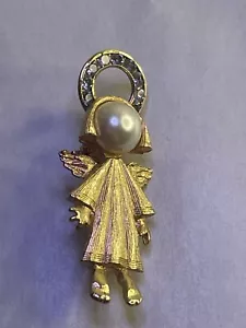 Vintage Sarah Coventry GT Metal Clear Crystal Faux Pearl Bead Angel Brooch Pin - Picture 1 of 3