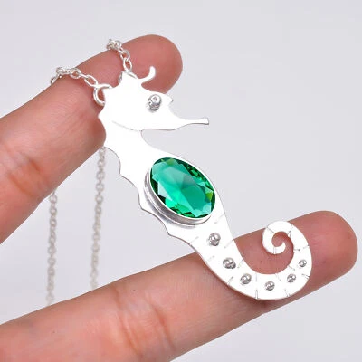 Colgante de joyería de plata de ley 925 con piedras preciosas de tsavorita, colgante de cadena de caballo de mar Foto 1 de 4