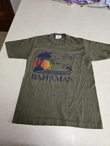 Vintage M It's Better in the Bahamas T-Shirt Beach Vacation Souvenir Shirt 16x23 - Picture 1 of 4